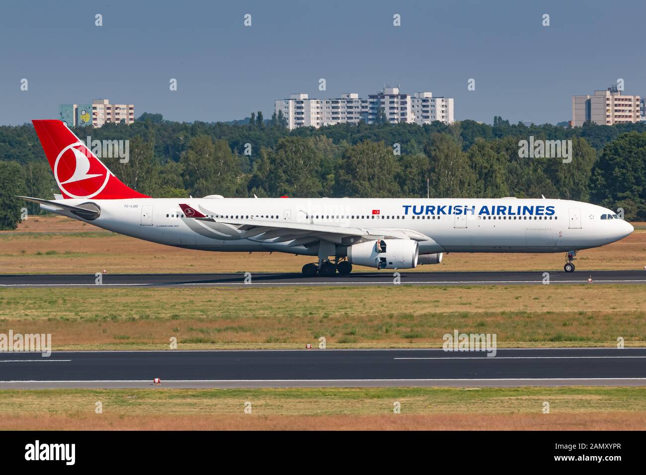 Berlin, Allemagne - 27 mai 2018 : avion Airbus   de Turkish Airlines à l'aéroport de Berlin Tegel (TXL) en Allemagne. Airbus est un constructeur d'avions fro Banque D'Images
