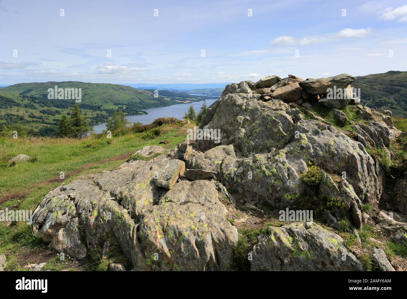 Summit Cairn on Glenridding Dodd Fell, Glenridding, Lake District National Park, Cumbria, Angleterre, Royaume-Uni Glenridding Dodd Fell est l'un des 214 Wainwrig Banque D'Images