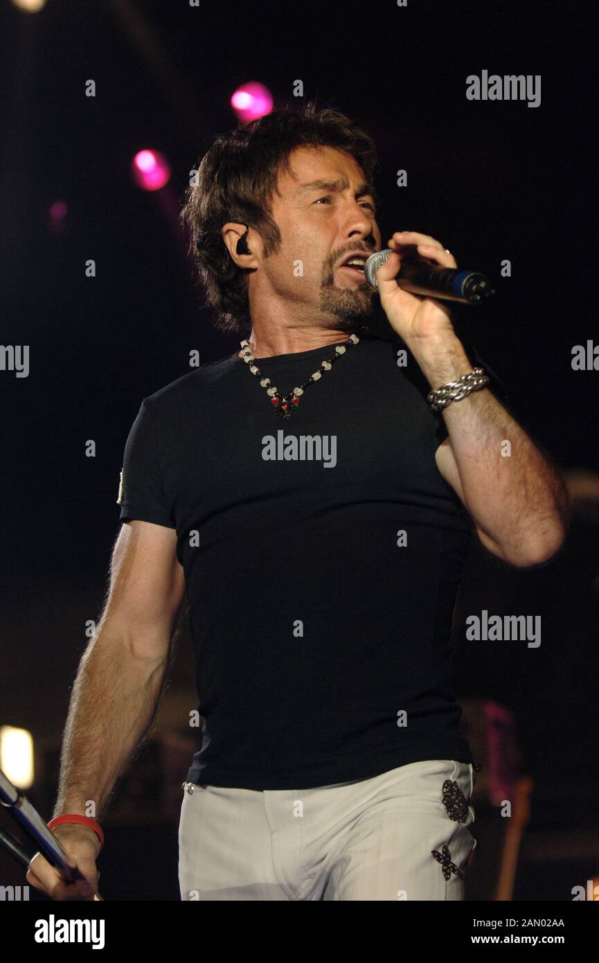 Milan Italie 05/04/2005, concert live de la Reine au Forum Assago : Paul Rodgers pendant le concert Banque D'Images