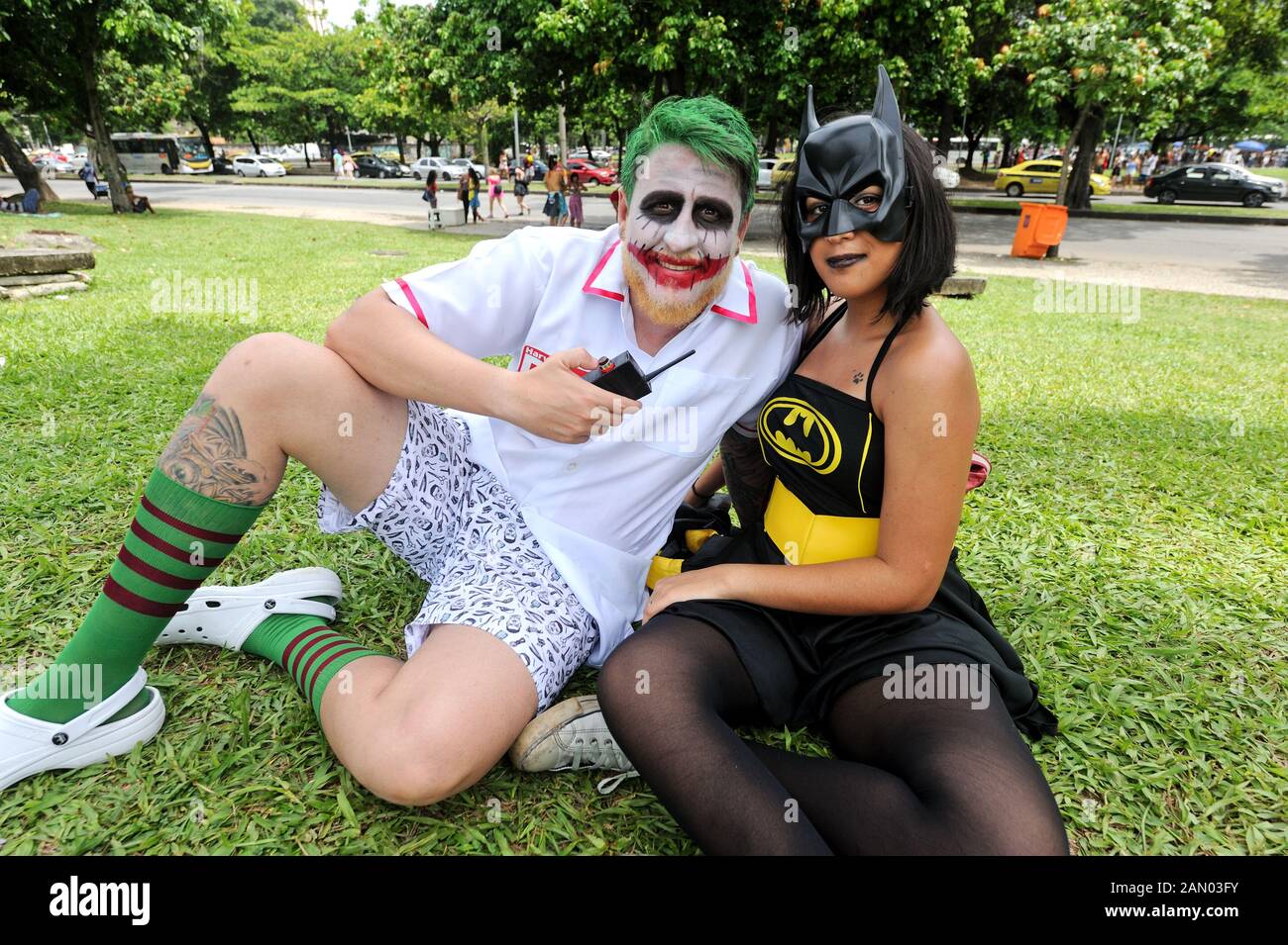 Brésil - le 4 mars 2019 : Bonne ambiance lors d'une fête de rue du Carnaval de Rio de Janeiro. Fêtards s'étaient heureux de montrer qu'ils étaient d'avoir du plaisir. Banque D'Images