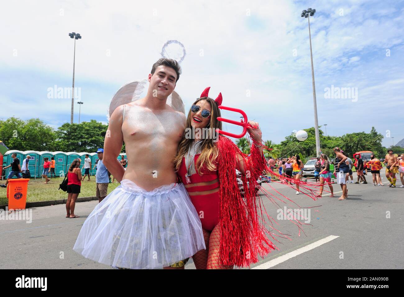 Carnaval de rue, le Brésil - 4 mars 2019 participants costumés : profiter de la bloc traditionnel connu sous le nom de Sargento Pimenta, Portugais pour le Sergent Pepper. Banque D'Images