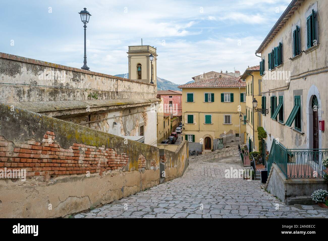 Île d'Elbe vieille ville de Portoferraio rues intérieures et murs forteresse. Toscane, Italie. Banque D'Images