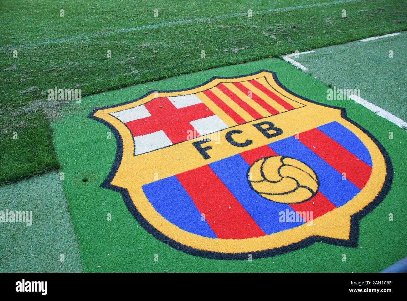Barcelone, Espagne - Juillet 2013 : FC Barcelone logo au Camp Nou. Banque D'Images