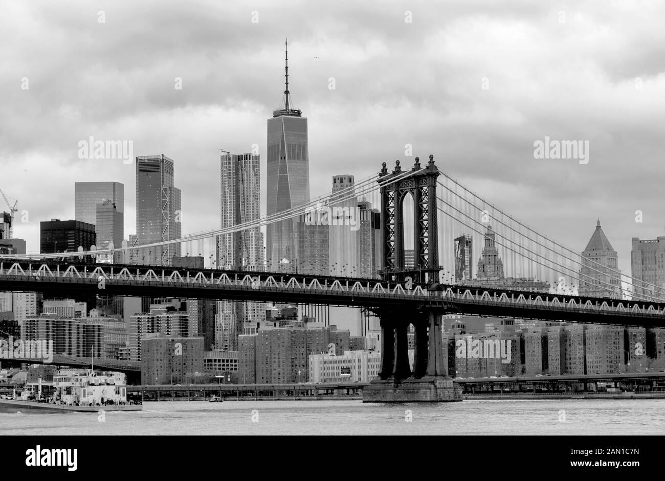 Les superbes gratte-ciel de Lower Manhattan Island et du pont de Manhattan, New York City, États-Unis d'Amérique 2018. Banque D'Images