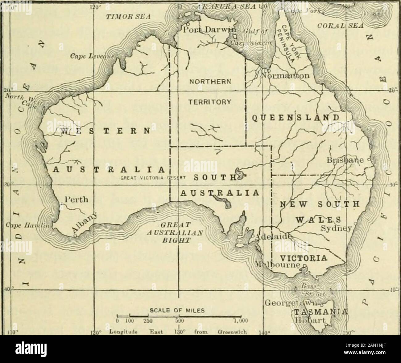 La nation britannique une histoire / par George MWrong . Capitaine James Cook (1728-1779). La CROISSANCE OP LES DOMINIONS BRITANNIQUES 571 à côté de Port Jackson, et plein d'esprit quelques semaines le site où se trouve actuellement Sydney était une scène de vie animée. La colonie ne grandit que lentement. Les bagnards ne sont pas de bons colons smkmlnt, et il y avait beaucoup de désordre. Mais les terres de tlie se sont avérées assez fertiles; le charbon a été découvert en 1797, et la grandeur de l'Australias, en croissance de la laine, a commencé à grande échelle en 1805. Les autochtones, fewand feeble, ont donné peu de tiouble, et tandis que le pays mère était occupé avec la longue lutte napoléonienne elle. Banque D'Images