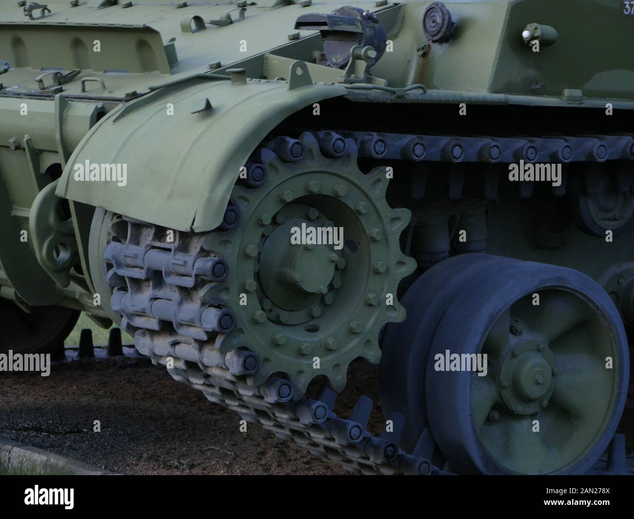 L'acier du réservoir des véhicules blindés lourds caterpillar à proximité Banque D'Images