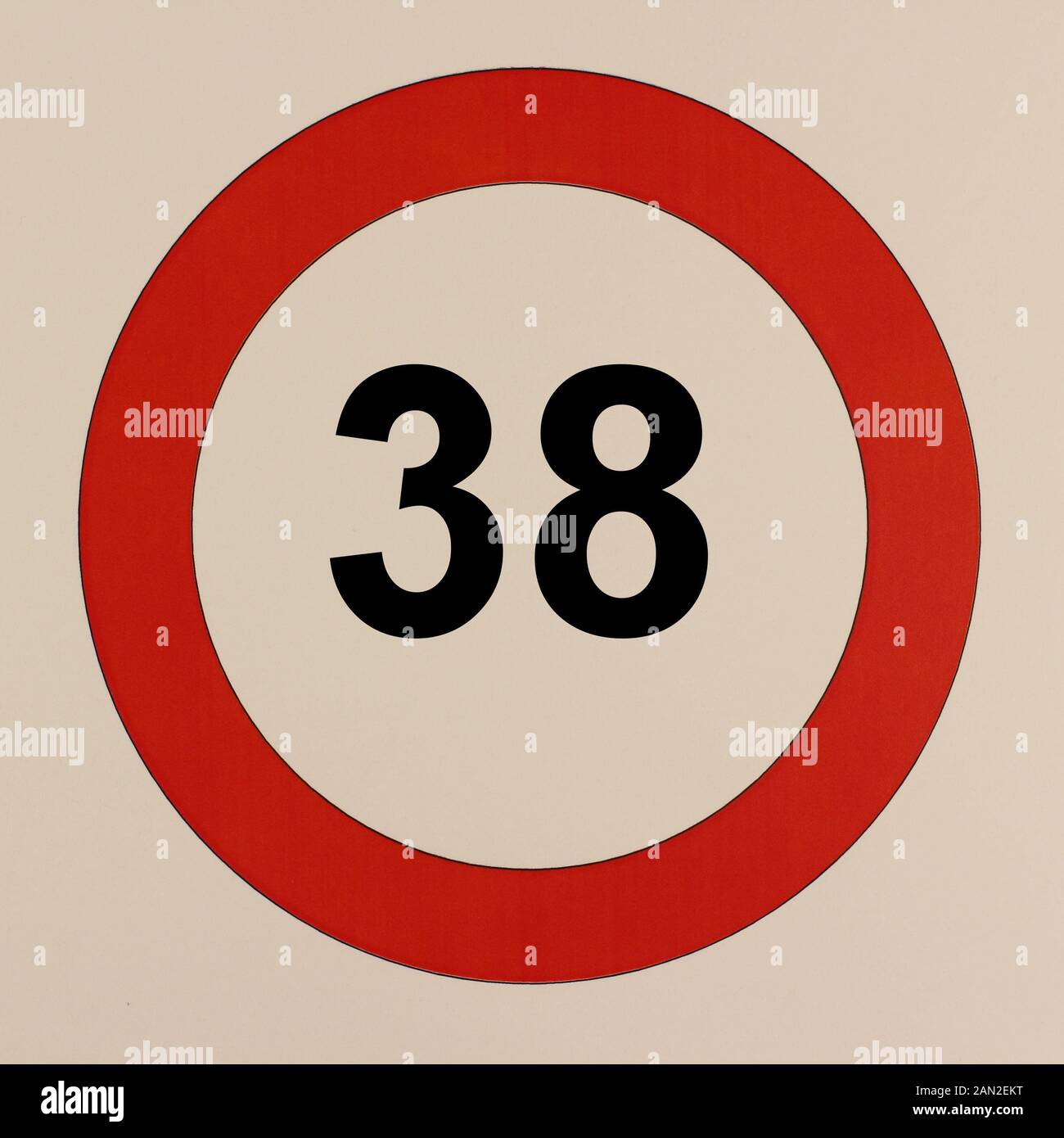 Illustration des Straßenverkehrszeichen 'Maximale Geschwindigkeit 38 km / Stunde" Banque D'Images