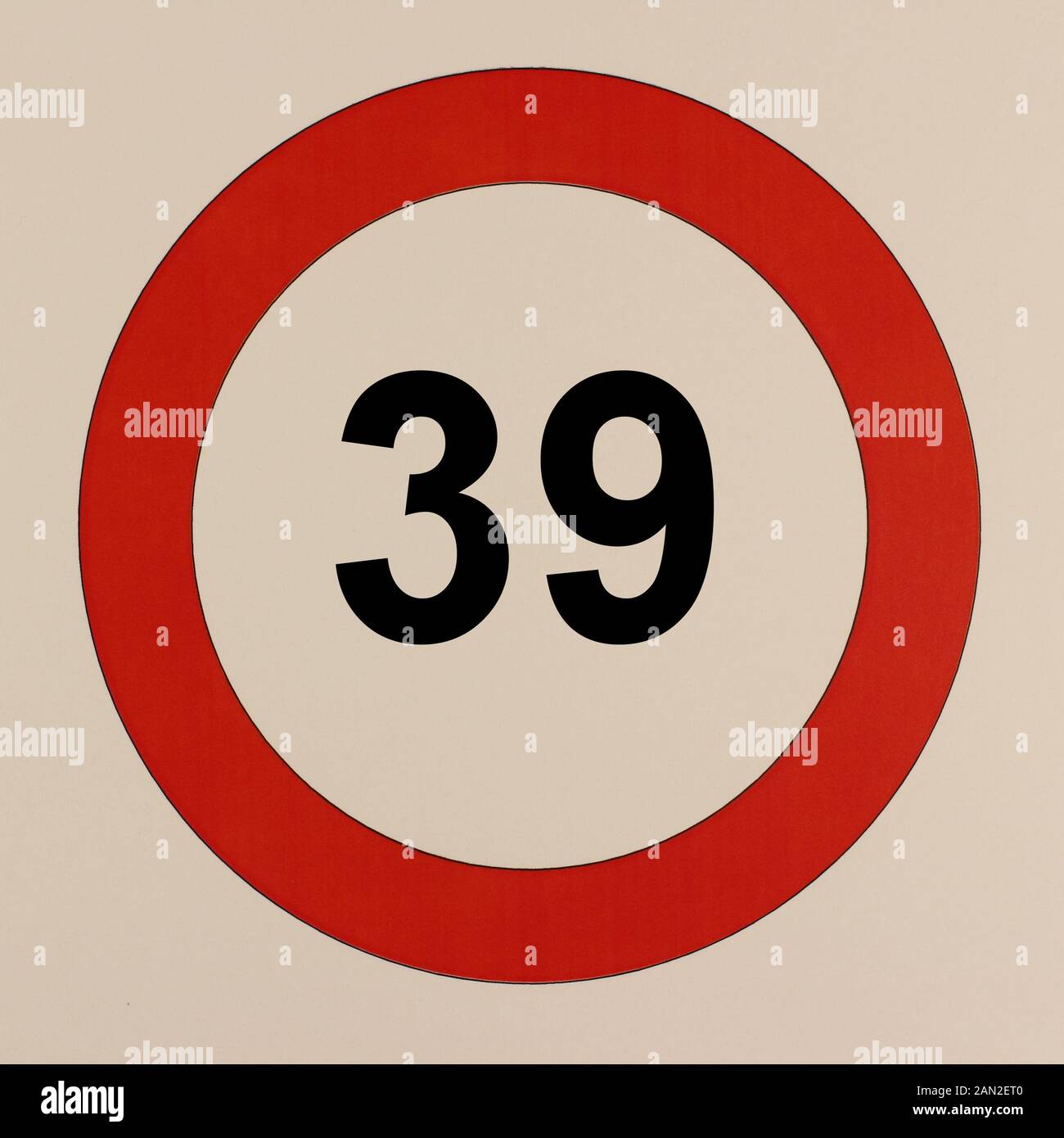 Illustration des Straßenverkehrszeichen 'Maximale Geschwindigkeit 39 km / Stunde" Banque D'Images
