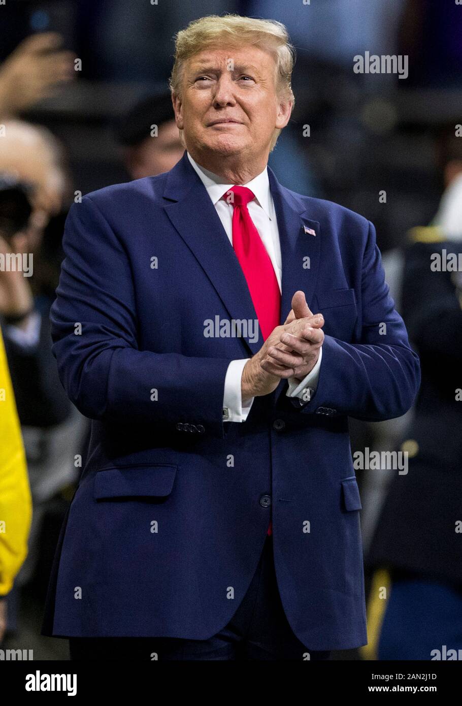 La Nouvelle-Orléans, Louisiane, États-Unis. 13 janvier 2020. Le président des États-Unis, Donald Trump, lors du match de championnat national College Football Playoff entre les Tigers Clemson et les Tigers LSU de Mercedes-Benz Superdome de la Nouvelle-Orléans, Louisiane. LSU a vaincu Clemson 42-25. John Merasses/Csm/Alay Live News Banque D'Images