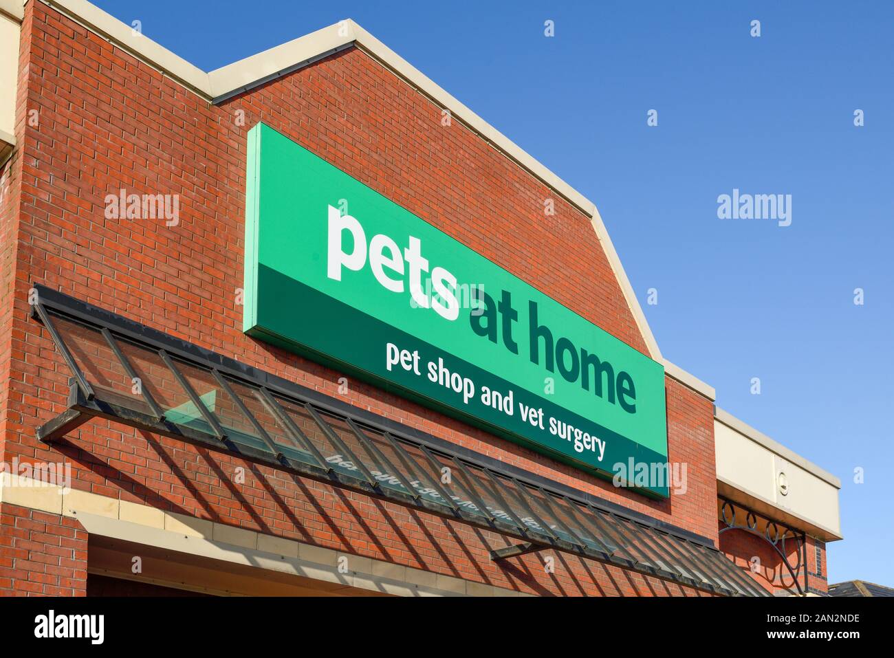 Animaux domestiques à la maison, le centre commercial de détail divers magasins à Newark, au Royaume-Uni. Banque D'Images