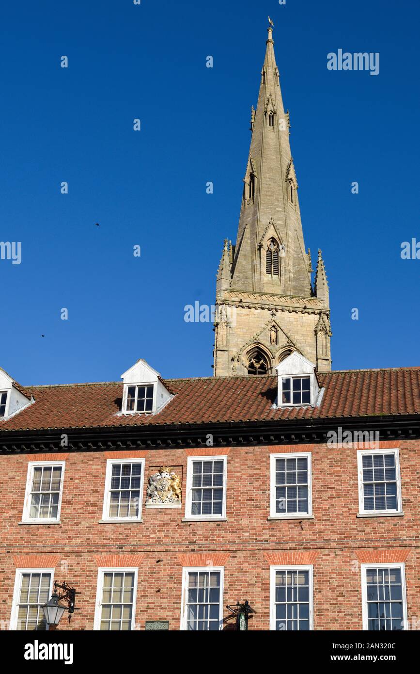 Newark On Trent Marché de la ville historique dans le Nottinghamshire, Angleterre. Banque D'Images