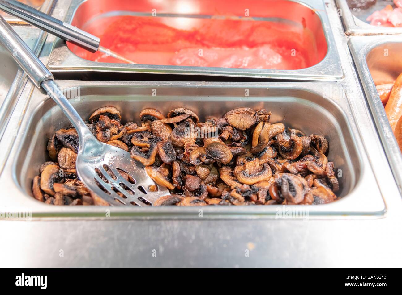 Petit déjeuner à une cantine Banque D'Images