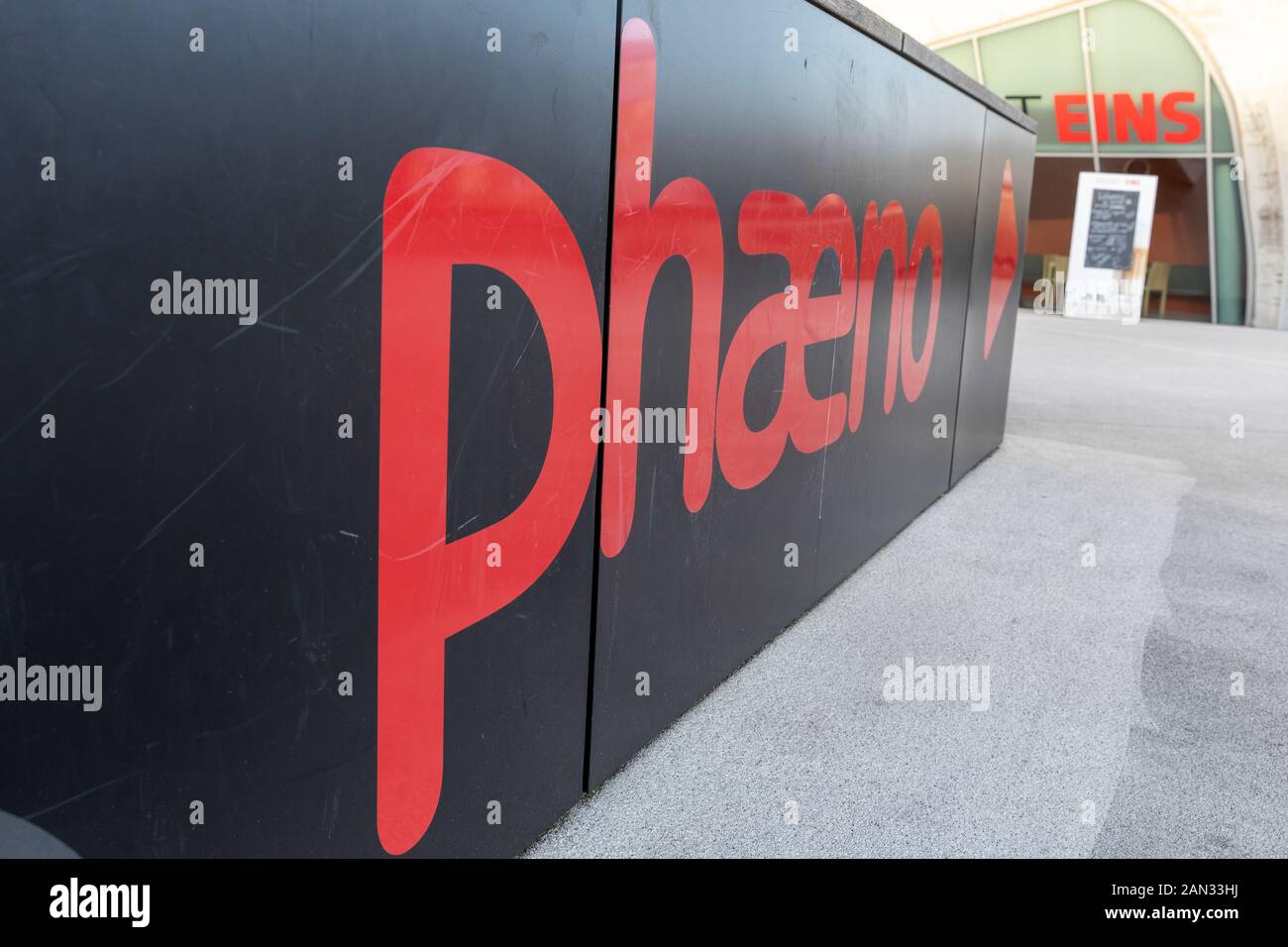 Phaeno Science center de Wolfsburg a été dit attirer plus de 250.000 visiteurs par an pour voir qu'il change de exhibition Banque D'Images