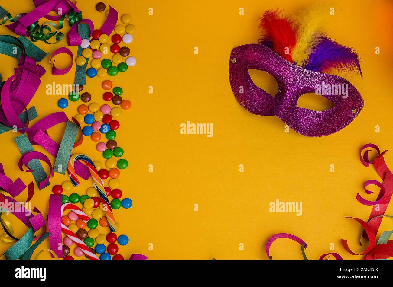 Carnaval. Arrière-plan de fête avec copie espace. Masque de