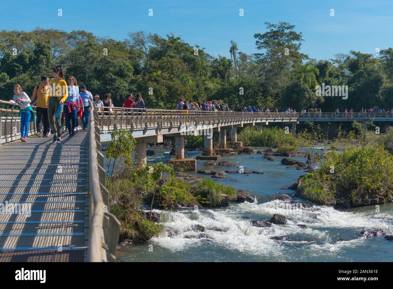 Circuit supérieur, Cataratas del Iguazú ou d'Iguazu, le Parc National, Iguzú UNESCO du patrimoine mondial naturel, province de Misiones, en Argentine, en Amérique latine, Banque D'Images