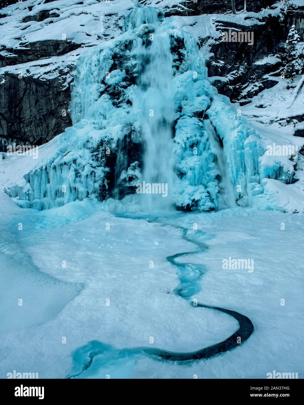 Hiver en Autriche, par magie cascade gelée à Krimml Banque D'Images