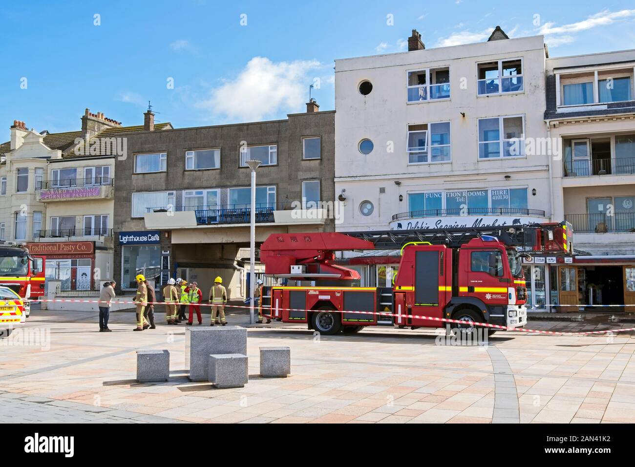 Le 29 avril 2015, les pompiers ont fait feu sur le front de mer à Weston-super-Mare, au Royaume-Uni Banque D'Images