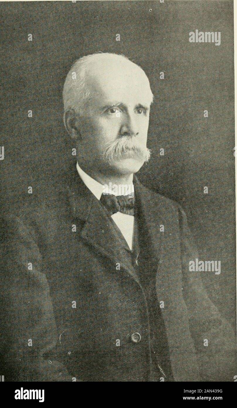 Deux siècles de New Milford, Connecticut : un compte rendu de la célébration bi-centenaire de la fondation de la ville tenue les 15, 16, 17 et 18 juin 1907, avec un certain nombre d'articles historiques et de souvenirs . au Congrès. Le 27 février 1775, A Acheté 90 kegs de poudre, 3 500 lbs.lead, 30 500 flints pour la colonie. Octobre 1775, Représentant Au Congrès. 118 Le Passé et Le Présent octobre 1776, Comité de visite de l'Armée de terre et de grade des coupe-fières nommés par l'Assemblée. Mai 1777, Nommé membre du Comité de la sécurité. Octobre 1776 et 1777, Représentant au Congrès, 1e membre. Juillet 1777, Banque D'Images