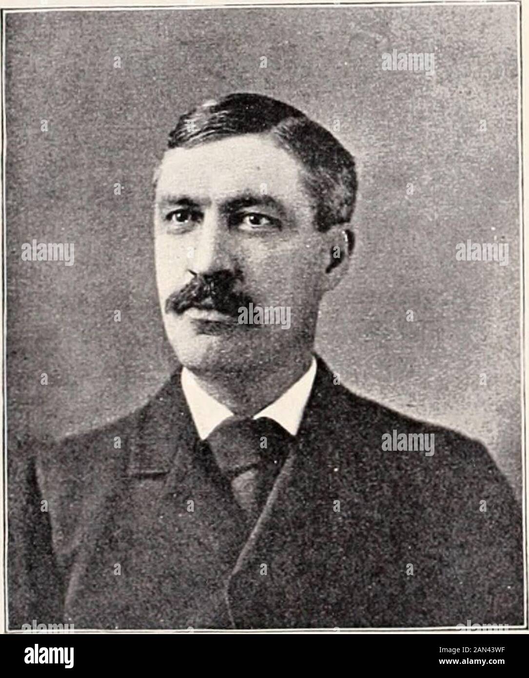 Mémoires du pouvoir judiciaire et du barreau de la Nouvelle-Angleterre pour le XIXe siècle : avec une histoire du système judiciaire de la Nouvelle-Angleterre. i-shire 13 ar Association. M. Sargent a été marié le 14 décembre, IS.Sl, à Elizaheth Dudley, daugh-ter de Jlubhard T. et Antoinette (dordoii)Dudlev, de Conco-d, N. 11. Ils ont onedauihtei, .Margaret Dudlev Sargent. W lldda.M V. NASON, membei de thebar et e.-mayorof de la ville de Douvres, New JIampshire, est né le 22 novembre 1857 à Sandford, York County, Maine, et est a. WlIl.Lam K. INASOK, fils de .loseph P. Nason, et Susan Iv (irost)Kason. Arrière Banque D'Images