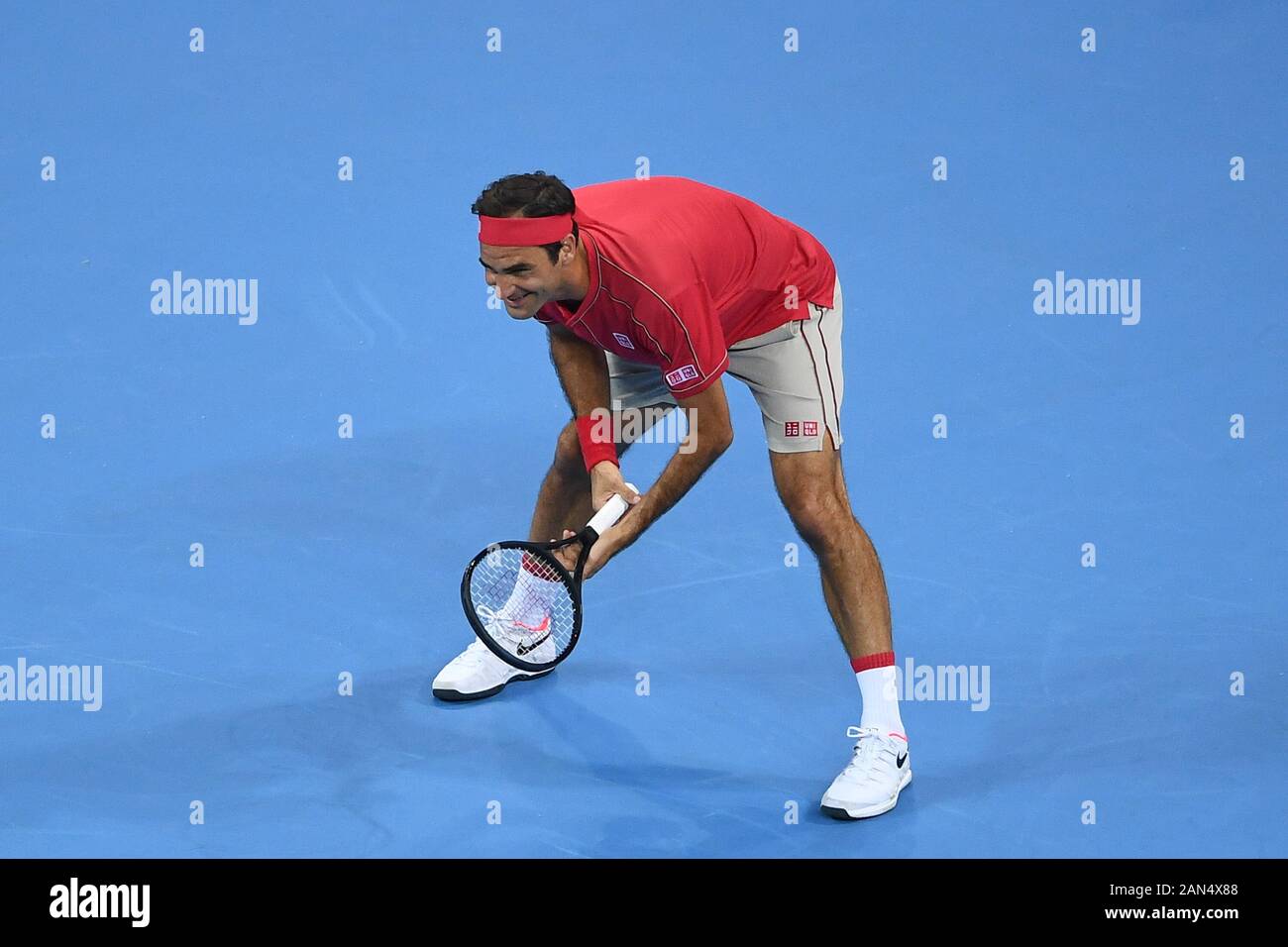 Joueur de tennis suisse Roger Federer est en concurrence avec le joueur de tennis professionnel allemand Alexander Zverev durant la première Tennis à Hangzhou Banque D'Images