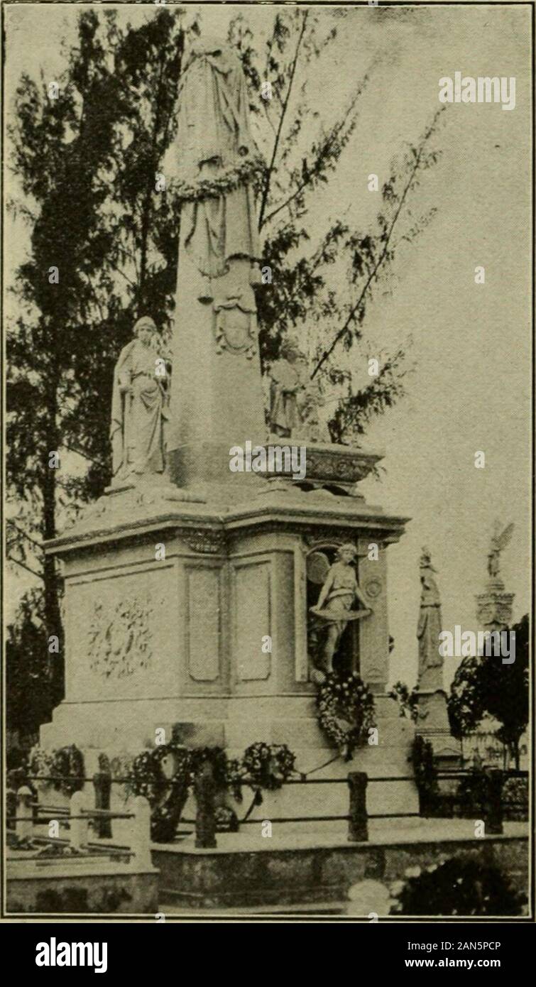 Guide standard à Cuba : un nouveau guide complet de l'île de Cuba, avec des cartes, illustrations, les itinéraires de voyage, l'histoire, et un guide de conversation français-anglais . ofreligion bus portant la lumière dans le Nouveau Monde. Le cimetière comporte de nombreux monuments à la main certains richement ciselés, marbres et tombes decoratedwith les avenues ligne fleurs en porcelaine. Seulement à l'intérieur de l'entrée, sur la gauche de l'avenue centrale, est le tombeau de Major-GeneralYneguez theCuban Calixto Garcia, chef qui est mort à Washington pour se laver en 1899. Le ClubCalixto memorialwas fournis par le Garcia-, par public sub-scription ; il est décoré avec Banque D'Images