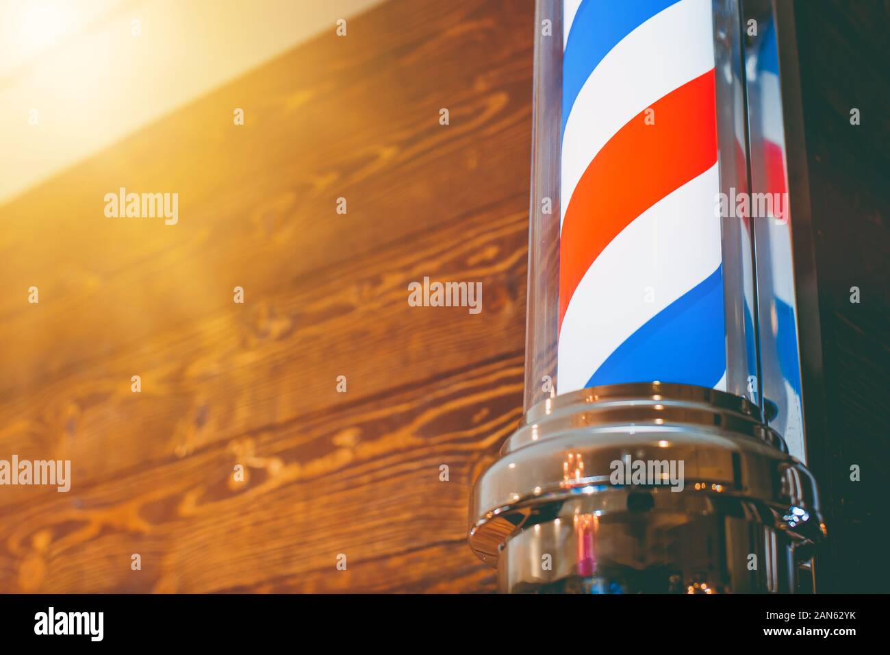 Poteau de barbier. Logo de la coiffure, un symbole. Barbershop pole, retro. Old fashioned vintage barber shop pôle. Un classique de coiffure logo. Banque D'Images