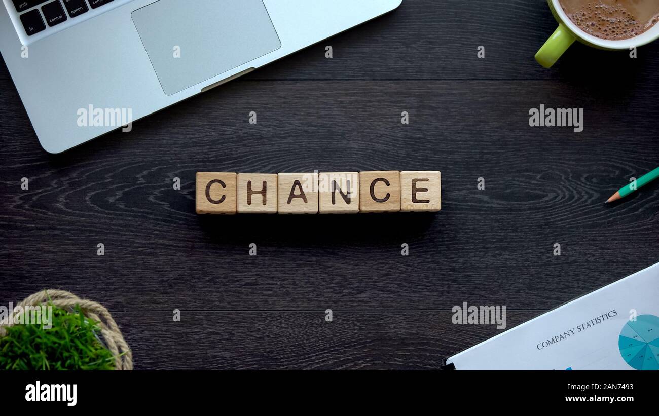 Chance mot sur les cubes en bois, les tentatives pour rendre votre vie meilleure, la motivation Banque D'Images