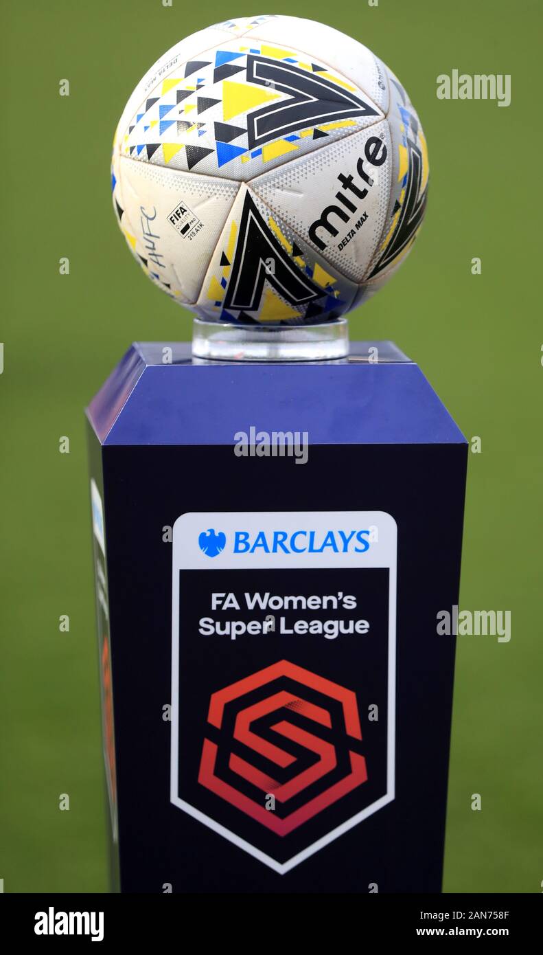 Une vue générale de la FA Women's Super League football logo et marque mitre Banque D'Images