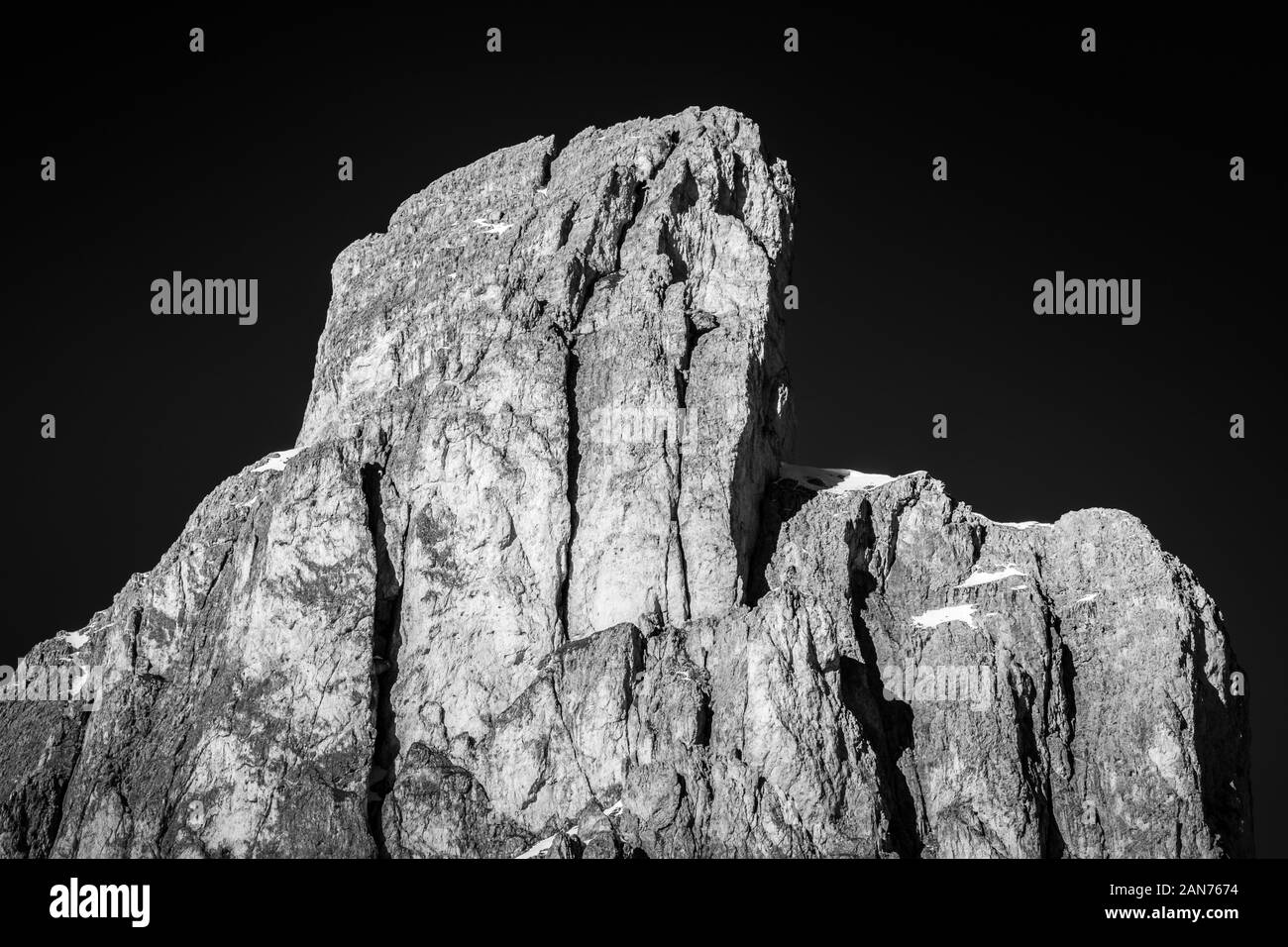 Photo de Ra Gusela (Passo Giau) en noir et blanc, près de Cortina D'Ampezzo, Italie Banque D'Images