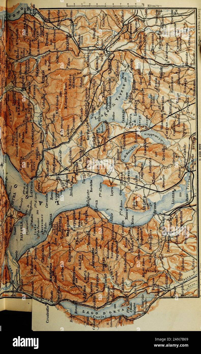 Italie : un manuel pour travellersFirst (partie nord de l'Italie) . extrémité du lac conserve le nom ofTicino. Les rives de la N. arm sont délimités par de hautes montagnes,pour la plupart boisées, tandis que la rive vers l'E. pentes lowerend progressivement au niveau de la plaine de Lombardie.La W. banque donne une succession de paysages charmants. Le wateris d'une couleur verte dans ses bras, et N. bleu profond vers le S. En face de Locarno, à l'embouchure du Tessin, se trouve(Magadino R. ; Hôtel Bellevue, stylos. Viviani, stylos. incl. wine 5 fr., d'wellspoken, tant sur le lac), composé de deux villages, Maga Banque D'Images