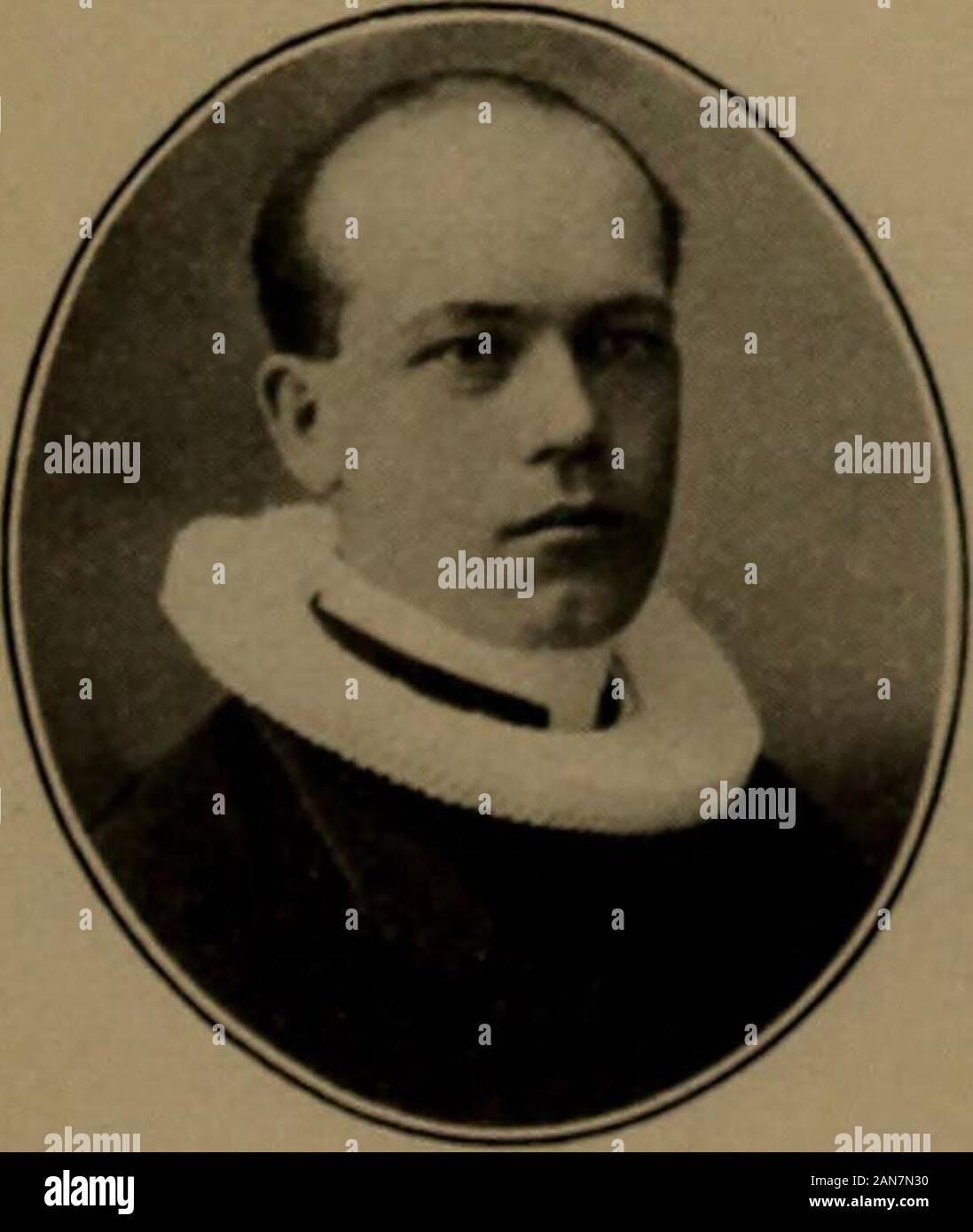 Norsk lutherske prester je Amerika, 1843-1913 . 1913. TuRMO, Olaf. Ord. 1901. Norske synode, 1901-. F. paa Washington Prairie, la., 13 sept. 1876 af,pasteur Andreas O. T. og Marie S. (f. Medalen) frekv,. Luverne, Minn., High School, 92-94, LutherColl., 94-98 (A.B.), Luther Sem., 98-01 (C.T.),prest, Minneapolis, Minnesota, 01-02 ogefter kaldets, Holmen, deling i 06 West Salem, Wisconsin (Etats-Unis), 02-09, Hillsboro, N. D., 09-10, Cliliford. N. D., 10-,Church Extension kom. sekr., 05-09, Nordvestligedistrikts, sekr. Synodens prestekonferensessekr-, 11., 10. *Georgine Ulrikka Hjermstad, 02(t09).. Urness, Henrik Lyder. Banque D'Images