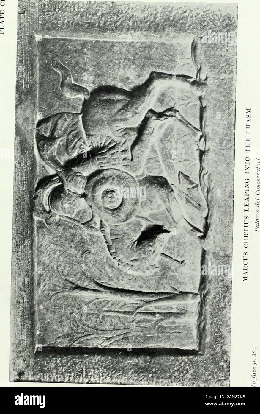 La sculpture romaine d'Auguste à Constantin . Soulagement de Marcus Curtius.-produits withoriginal côte à côte de la fin de troisième siècle sculpture itis intéressant de trouver ce qui est probablement la copie d'un travail de Romain ou Italique la période archaïque. C'est le célèbre relief qui se terre dans l'escalier sur la leftof du Palais de l'administrateur judiciaire !(Helbig, 562), mais qui ornait le balustradeplaced la ronde Lacus Curtius dans le Forum.* Le Itrepresents Curtiuswho romantique sacrifice de Marcus, afin d'apaiser les dieux du monde inférieur,plein bond dans l'armé, le gouffre mystérieux Banque D'Images