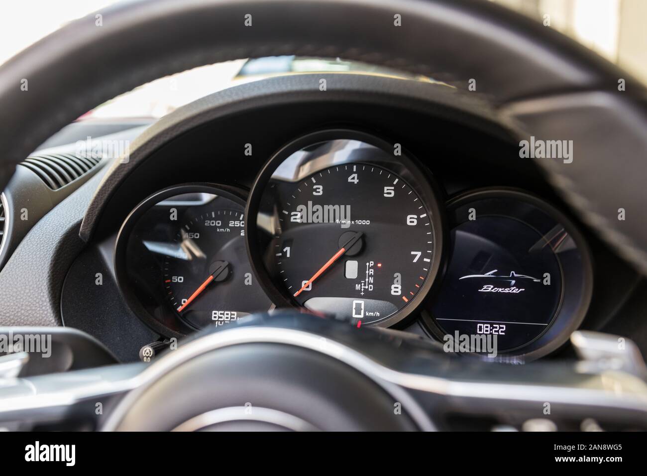 Console de planche de bord ou le compte-tours de voitures de luxe Banque D'Images