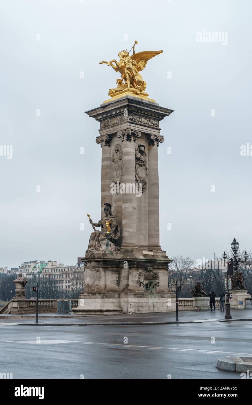 Paris, France - 20.01.2019 : pont historique Pont Alexandre III sur la Seine Banque D'Images