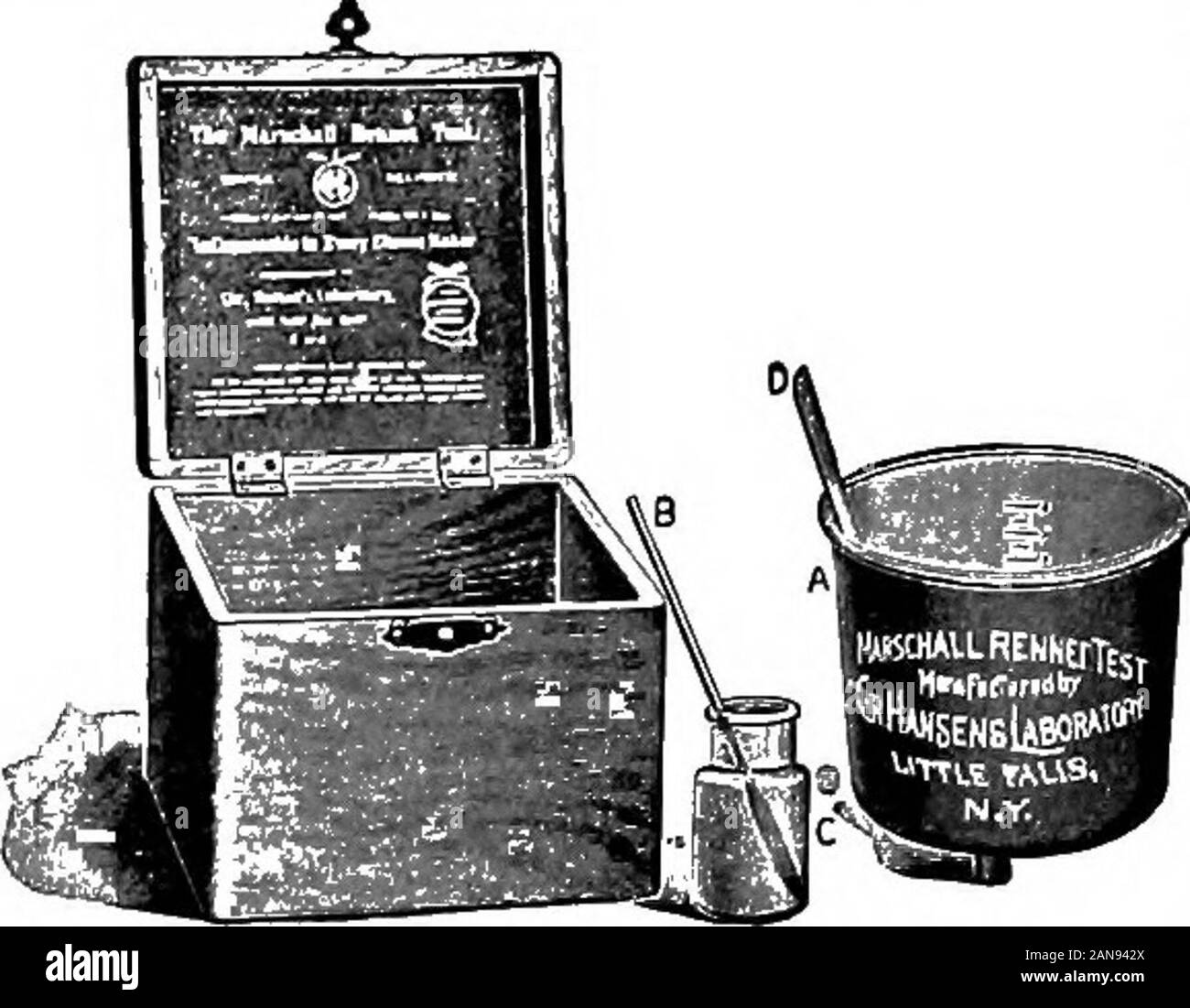 Tester le lait et ses produits ; un manuel pour les étudiants, les exploitants d'usine et de fabrique du fromage, de l'alimentation des chimistes, et les producteurs laitiers . Fig. 47. La présure d'Eriksson test. PraktiBChe MUchprCfung Die 1, p. 86. 2 Decker, fromage, 1900, p, 36. 9130 L'essai du lait et ses produits. 154. La présure Marschall test est utilisé pour le samepurpose comme l'Eriksson test. Le temps forcoagulating le lait n'est montré directement par une échelle donnée sur l'appareil (fig.48). Le mode d'thistest sont comme suit : comp. Le petit verre avec purewater jusqu'à la marque,verser dans un cc. de S-net un extrait Banque D'Images