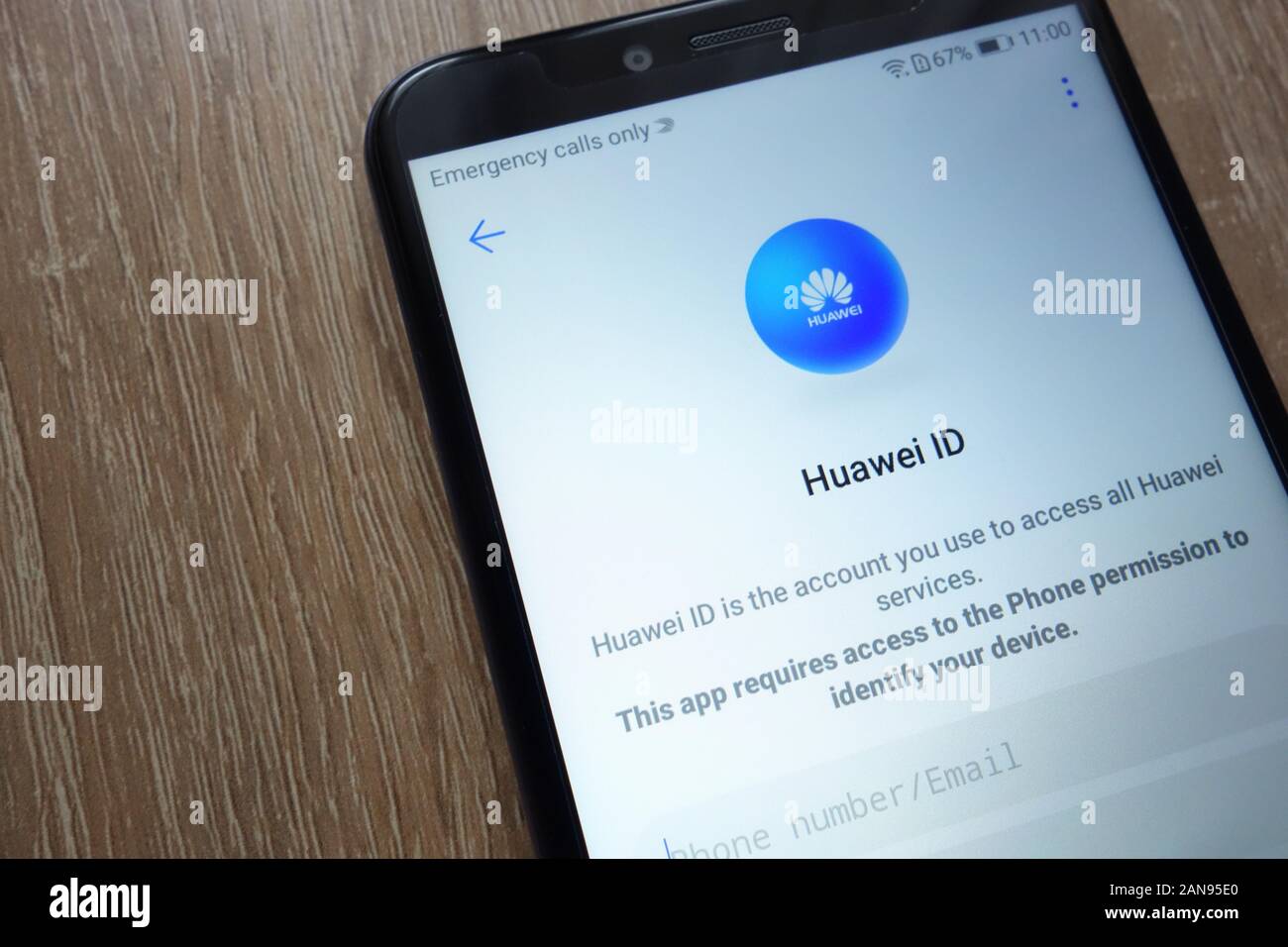 Compte Huawei ID affiché sur un nouveau smartphone Huawei an 6 2018 Photo  Stock - Alamy