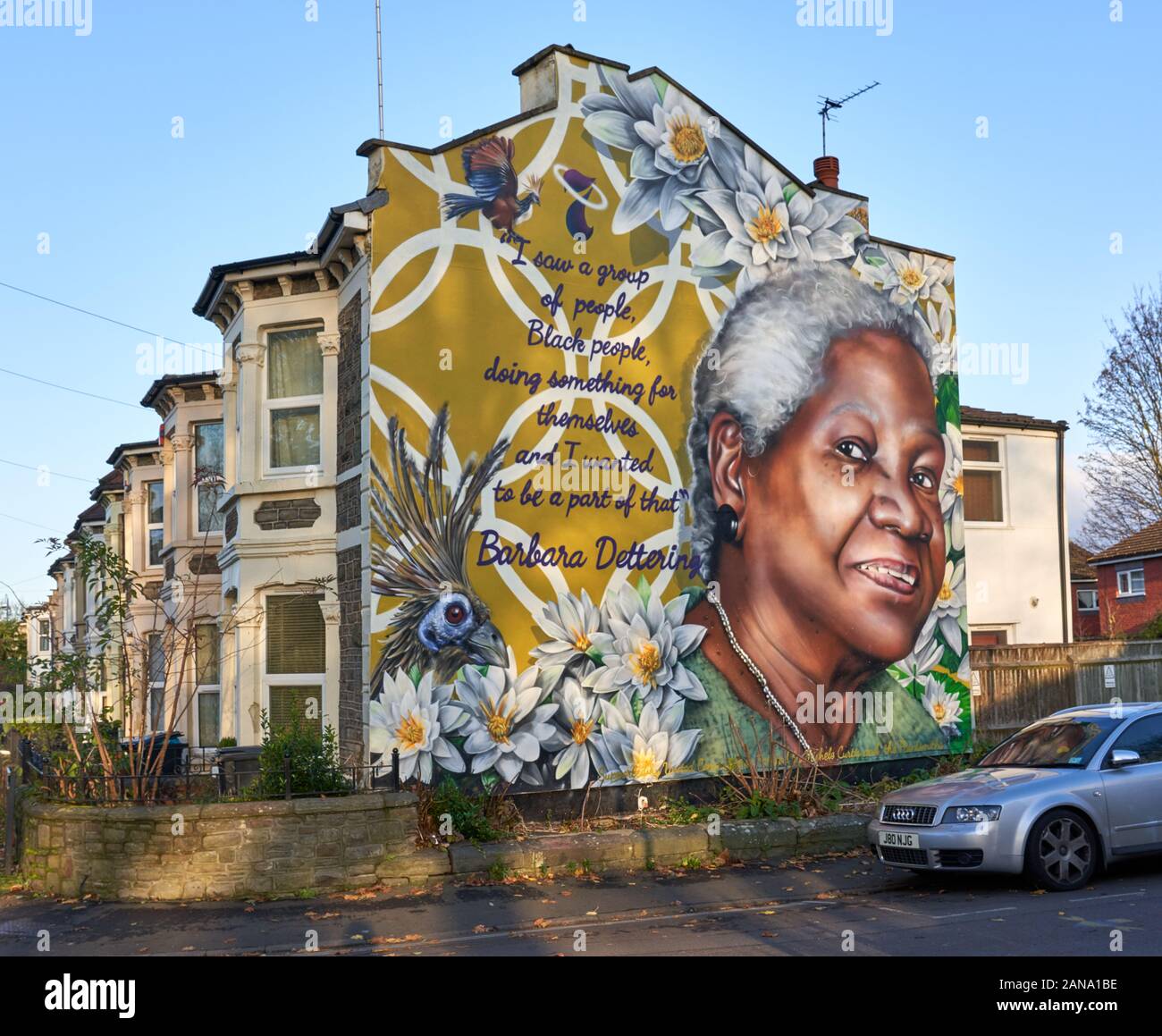 Fresque de Barbara 'Aunty Babs' en déposition sur le mur d'extrémité d'une rangée de maisons en terrasse sur le sentier des sept Saints de St Pauls dans le centre de Bristol Royaume-Uni Banque D'Images