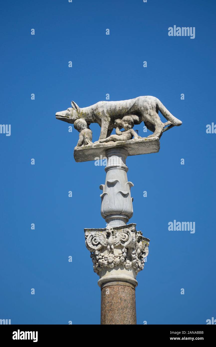 Musée Capitolin Wolf à la Cathédrale de Sienne, selon une légende Sienne fut fondée par Senius et Aschius, deux fils de Remus, lorsqu'ils ont fui Rome, ils ont t Banque D'Images