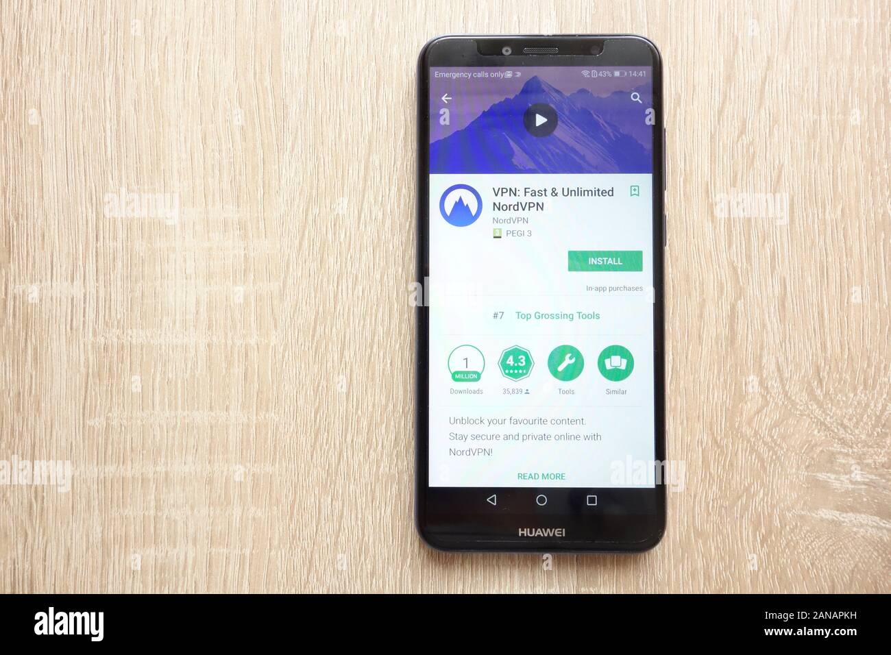 Rapide et illimité VPN : NordVPN app sur Google Play Store site web affiché sur smartphone Huawei Y6 2018 Banque D'Images
