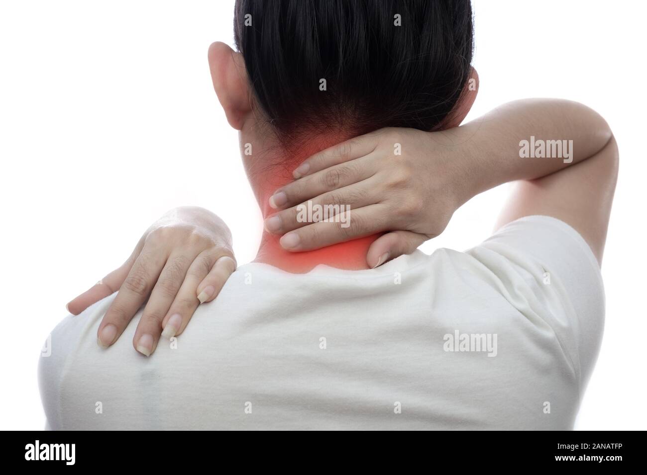 Young Asian woman avec la douleur au cou et à fond blanc, les femmes se sentir épuisé, les soins de santé et problem concept Banque D'Images