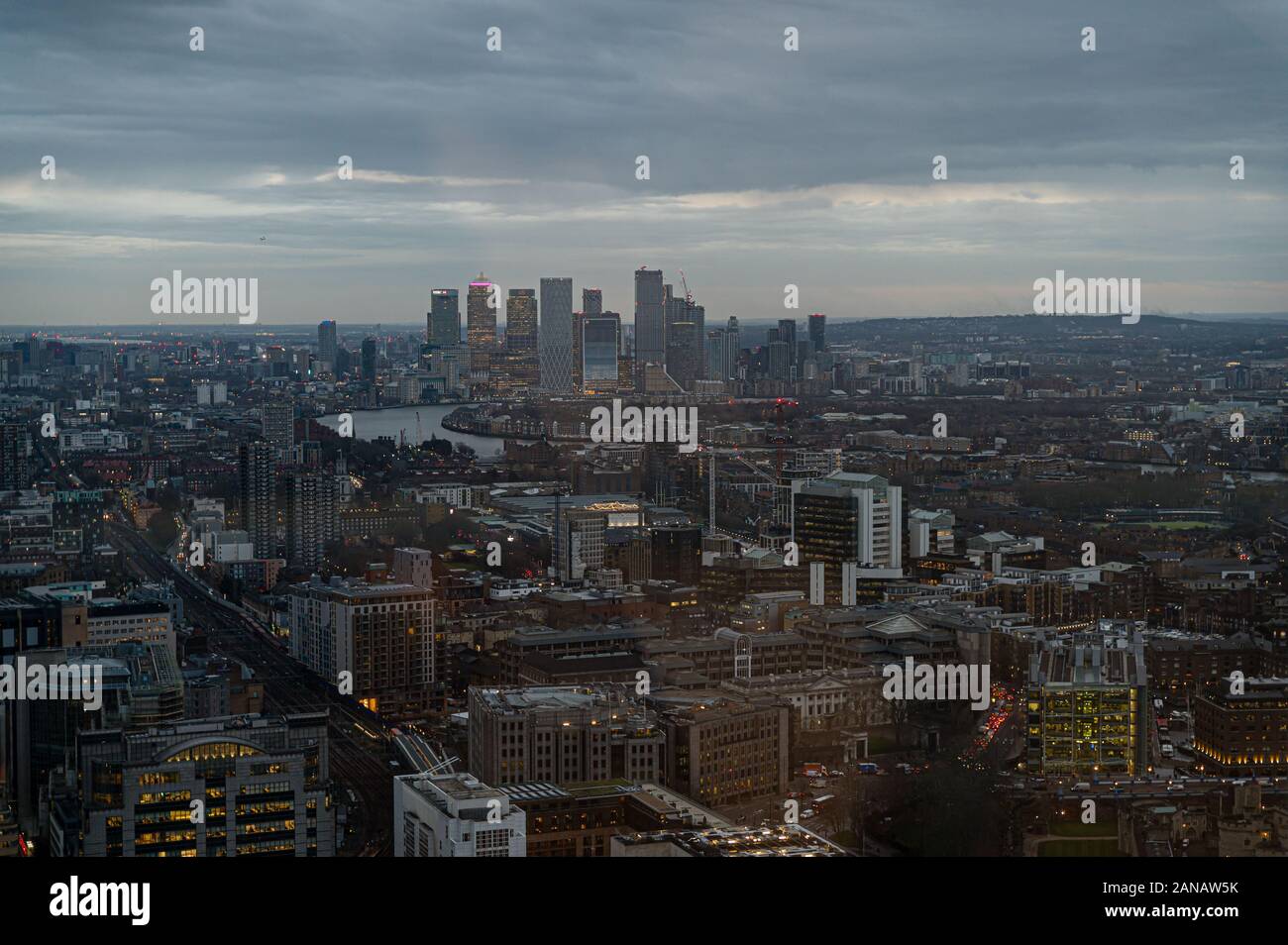 Vue sur Canary Wharf depuis le centre de Londres, Royaume-Uni Banque D'Images