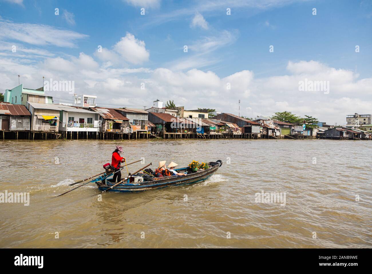 Can Tho, Vietnam - 06 Avril 2018 : les touristes profiter d'une excursion en bateau dans le Delta du Mékong, au Sud Vietnam Banque D'Images