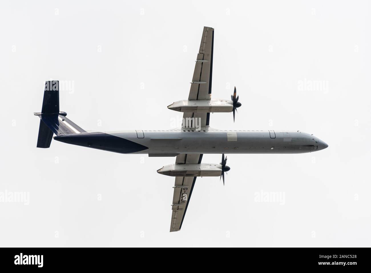 Heathrow, Royaume-Uni - 03 août 2019 - Flybe De Havilland Canada Dash 8-400 G-inscription ECOI, numéro de vol être2184 départ le l'aéroport de Heathrow Banque D'Images