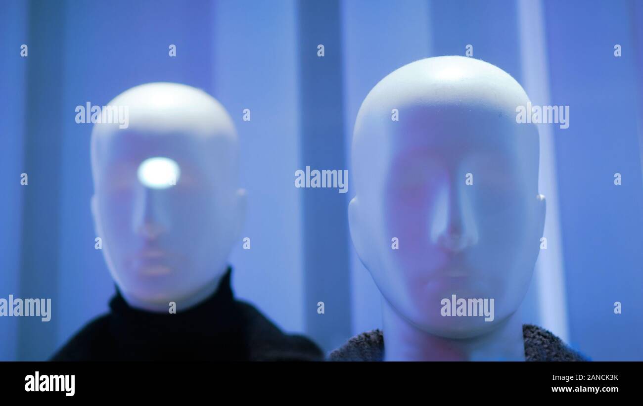 Visages close up mannequins en vinaigrette d'hiver. Dans les tons bleu. Close up. Banque D'Images