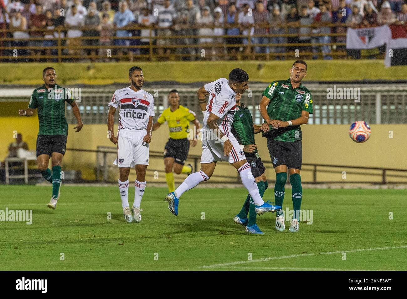 SÃO PAULO, SP - 16.01.2020 : SÃO PAULO X CORITIBA - bid au cours correspondance entre Sao Paulo vs Coritiba, valide pour le huitième de la Coupe Junior de Football de Sao Paulo, un Copinha, tenue à l'Estádio 1º de Maio São Bernardo do Campo (Photo : Richard Callis/Fotoarena) Banque D'Images