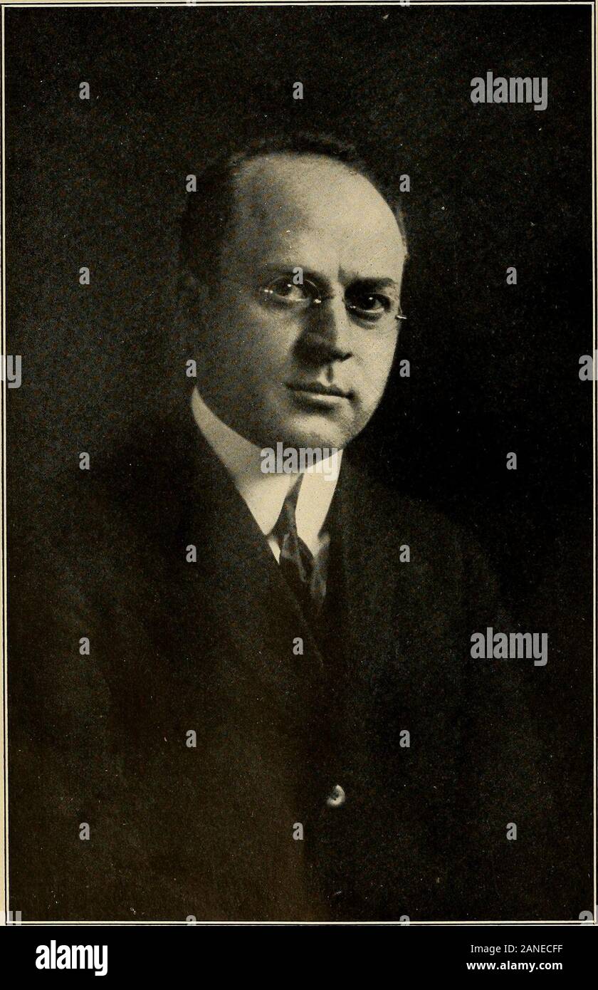 Les glandes de la vie : une contribution à l'étude de l'organothérapie . esicle-une petite plaquette ou de la vessie. Les vésicules se rapportant à, ou de la nature d'une vésicule. Autocollant visqueux ; collant. Vis Medicatrix Naturae-Le pouvoir de guérison de l'unaidednature. Les viscères sont liées à l'intérieur de grandes orgue dans anyof les quatre grandes cavités corporelles, en particulier ceux dans l'abdomen. Visceroptosis-vers le bas de l'abdomi-nal des organes. Test-Wassermanns une réaction appliquée à la syphilis diagnosisof.. L'auteur en 1914 ; note plus jeunes, vigoureux et en bonne santé l'apparence. Banque D'Images