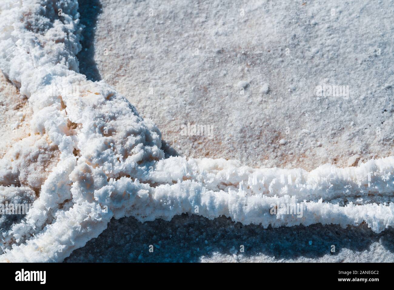 Death Valley National Park, en Californie. De sel surréaliste du bassin de Badwater. Des cristaux de sel close up Banque D'Images
