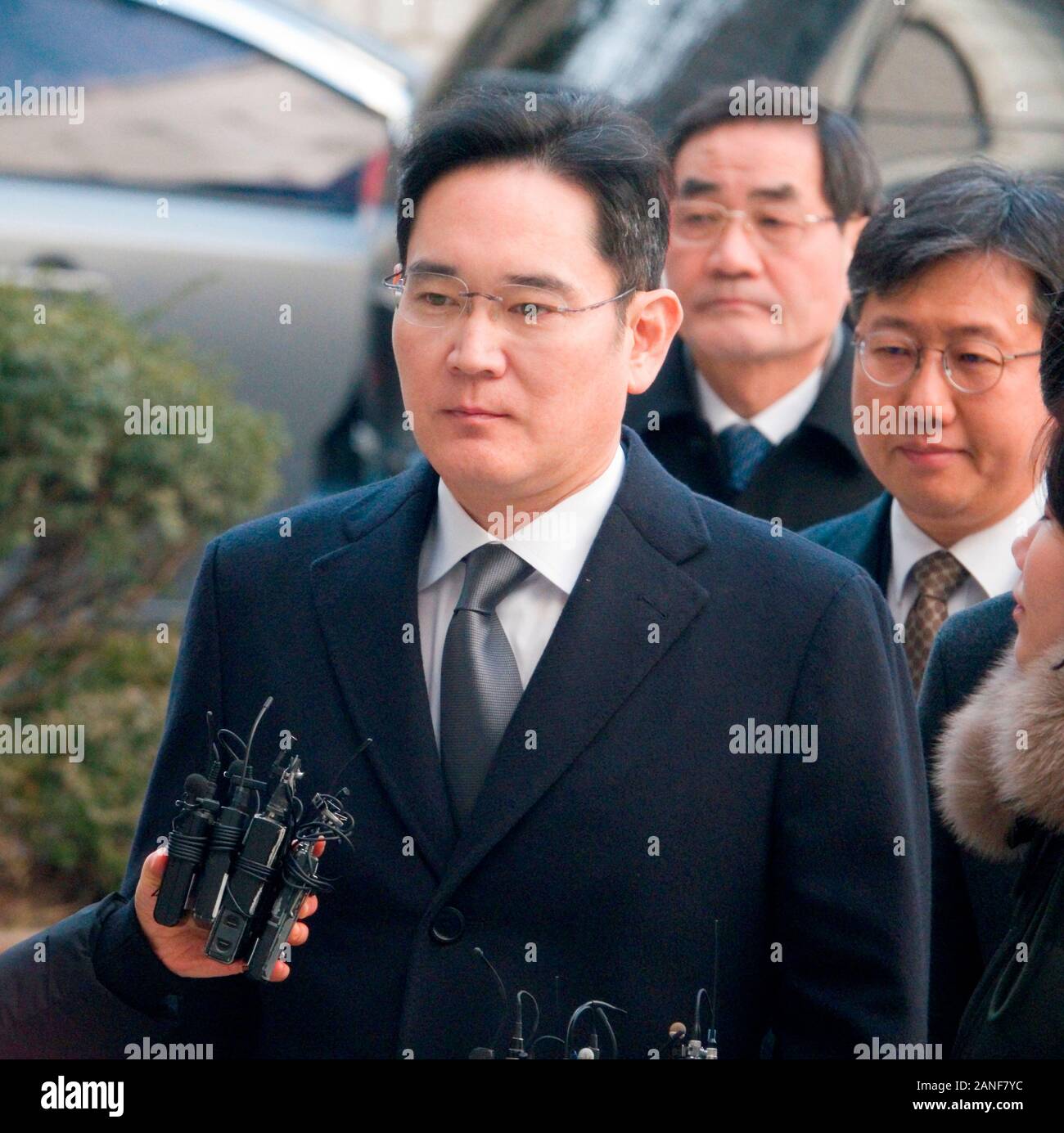 Haute cour de Séoul en Corée du Sud. 17 janvier, 2020. Séoul, Corée du Sud. 17 janvier, 2020. Lee Jae-Yong, Jan 17, 2020 : Samsung Electronics Vice-président Lee Jae-Yong arrive à la Haute Cour de Séoul à Séoul, Corée du Sud. Lee a assisté à un procès en appel le vendredi après que la Cour suprême a ordonné la cour d'appel en août 2019, de revoir sa prison avec sursis pour lui plus de corruption d'un confident de l'ancien président Park Geun-Hye emprisonnés, les médias locaux ont rapporté. Credit : Lee Jae-Won/AFLO/Alamy Live News Banque D'Images