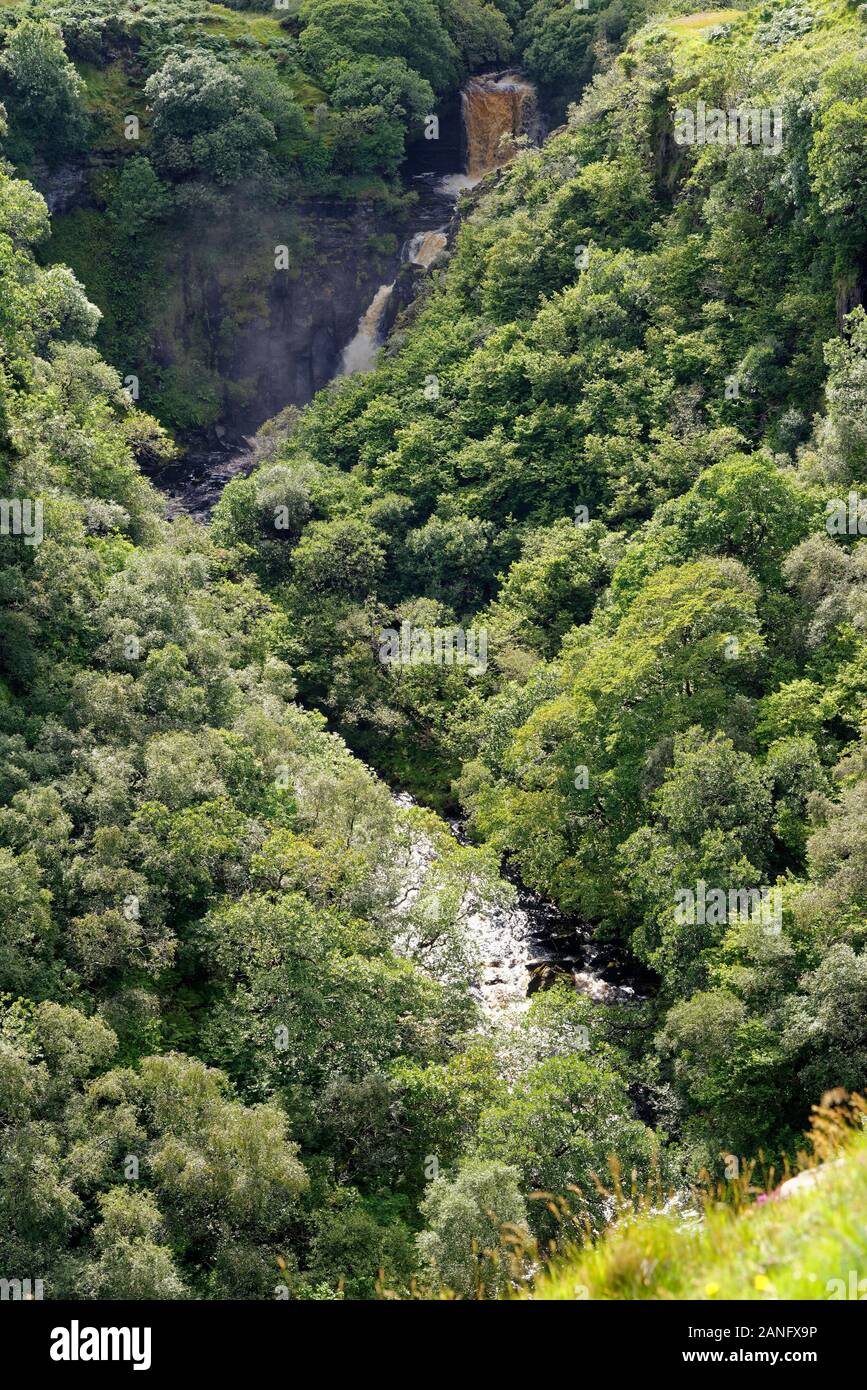 Lealt Falls près de Oban sur la côte Trotternish, île de Skye, Écosse Banque D'Images