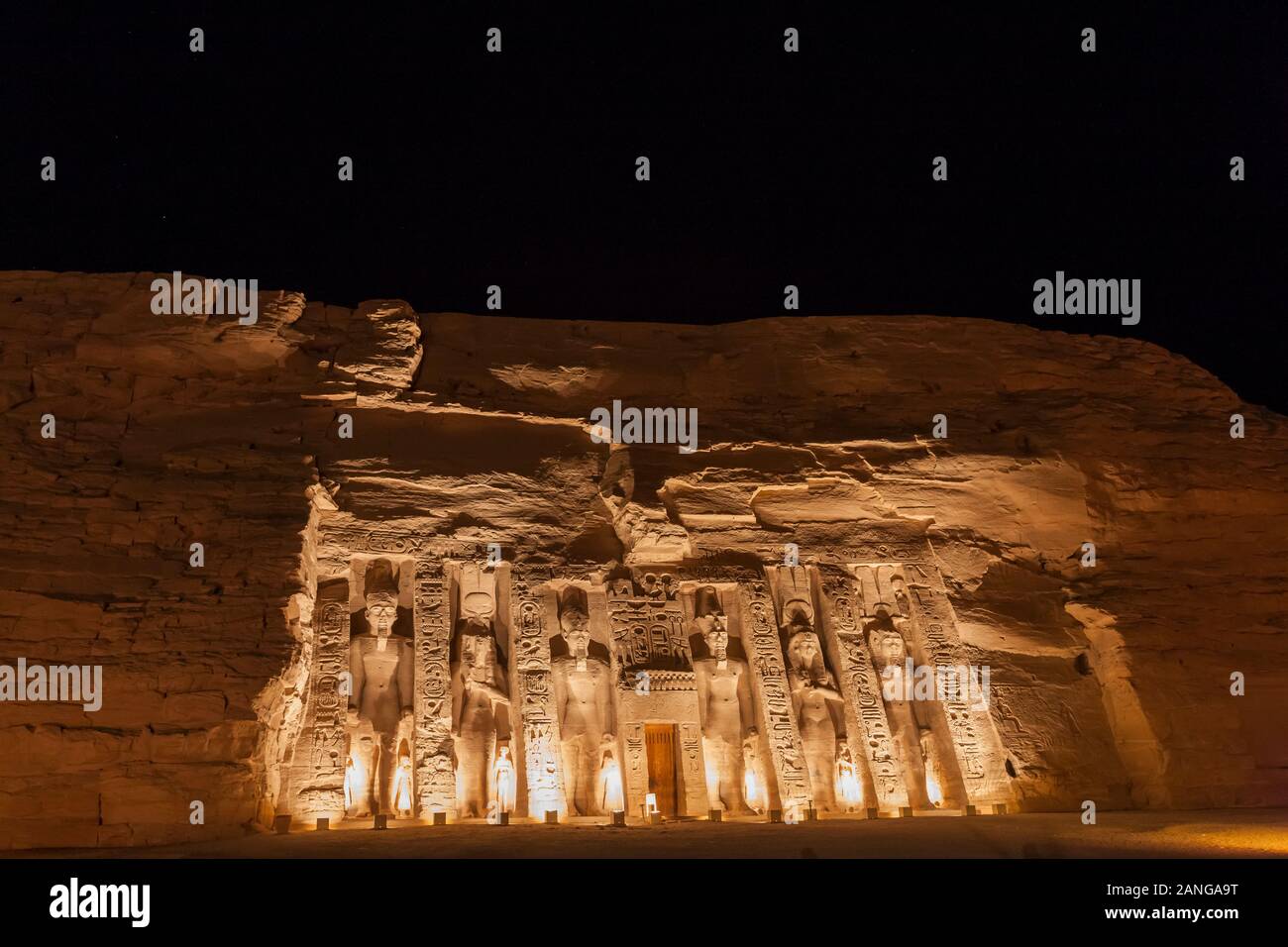 Spectacle son et lumière des temples de Nefertari, Temple de Nefertari, temples d'Abu Simbel, Monuments nubiens, gouvernorat d'Assouan, Egypte, Afrique du Nord, Afrique Banque D'Images